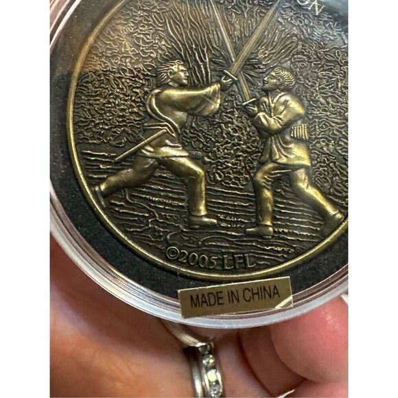 Star Wars Episode III 3 Darth Vader Limited Edition 2005 LFL Coin in Case NEW - Picture 3 of 5